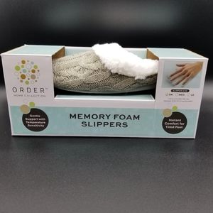 Memory Foam Women's Slippers Size 5/6 Bedroom Slippers House Shoes New